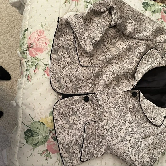 Jacket - Picture 3 of 4